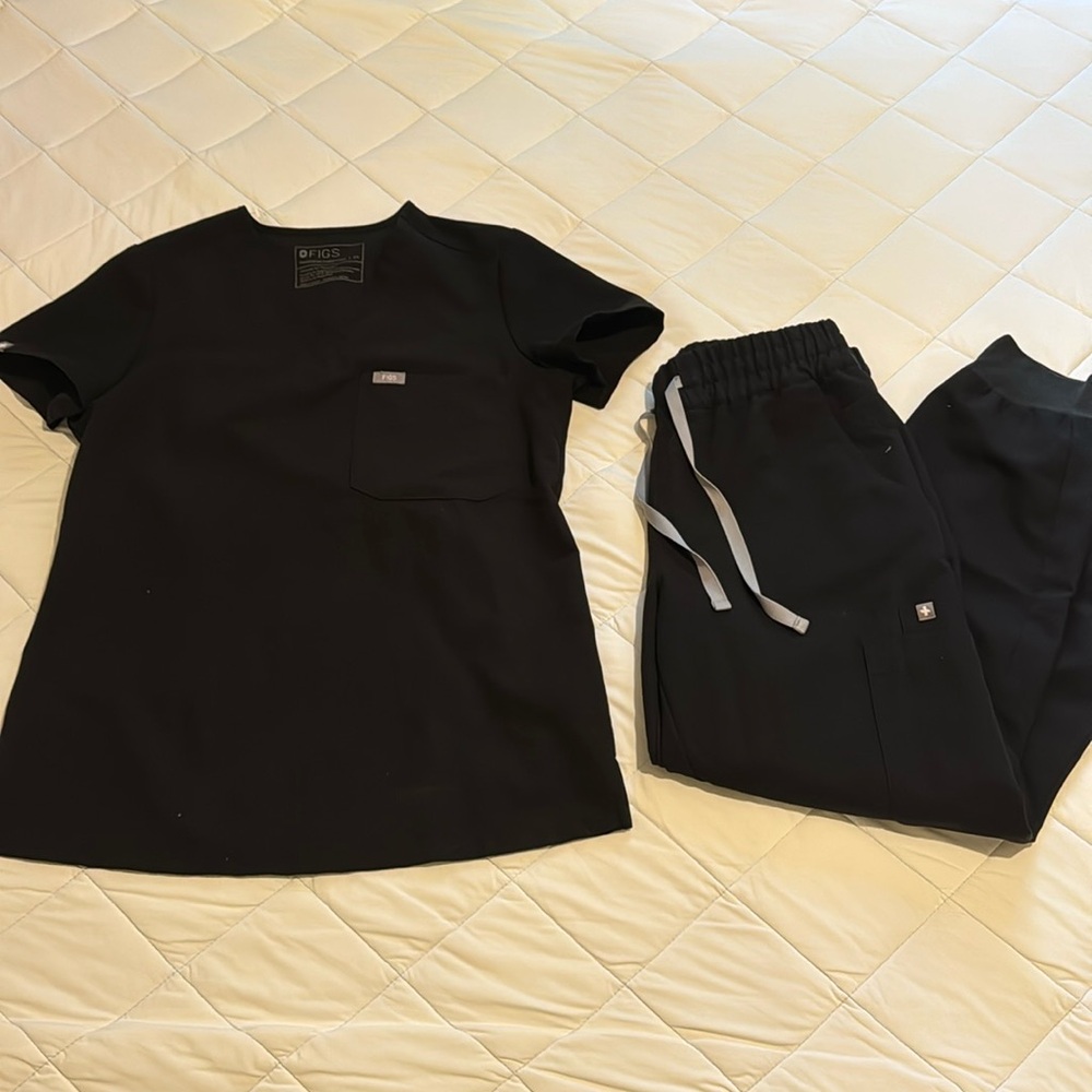 Black Figs Scrubs
